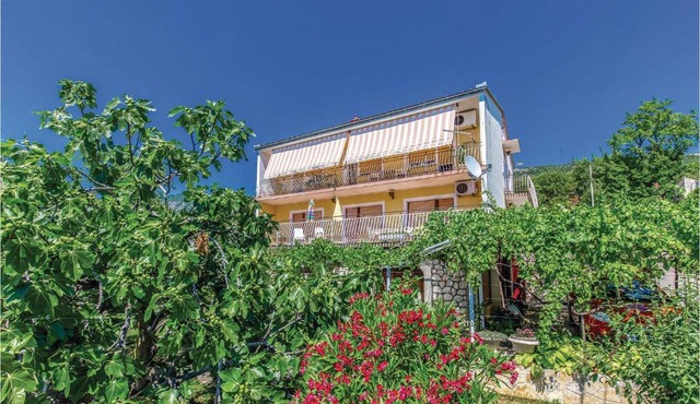 Stunning apartment in Grizane with 3 Bedrooms and WiFi
