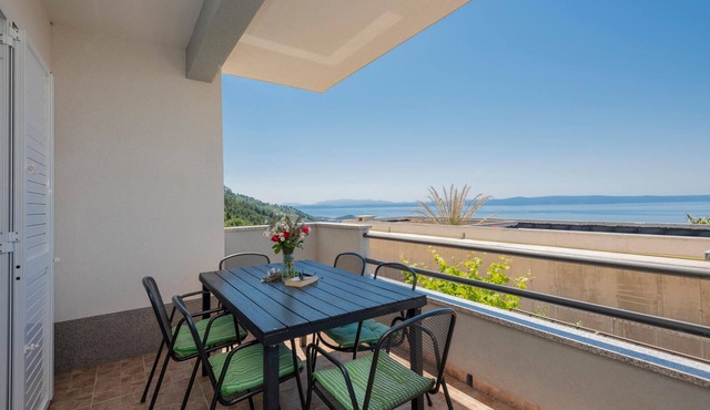 Stunning apartment in Makarska with WiFi