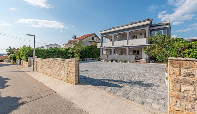 Stunning apartment in Povljana with WiFi