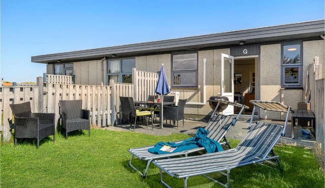Stunning Apartment In Hvide Sande