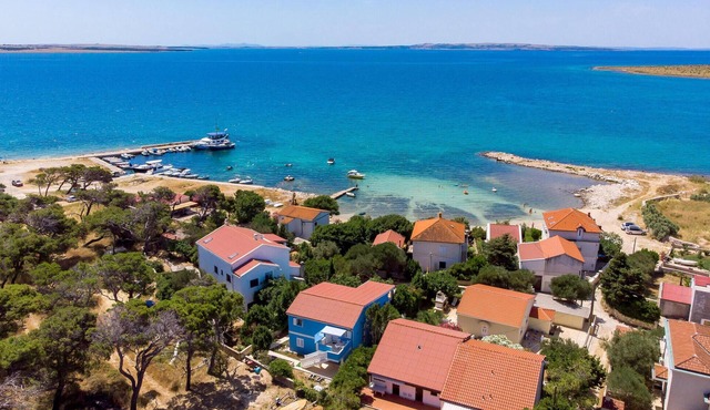 Stunning apartment in Kosljun with WiFi