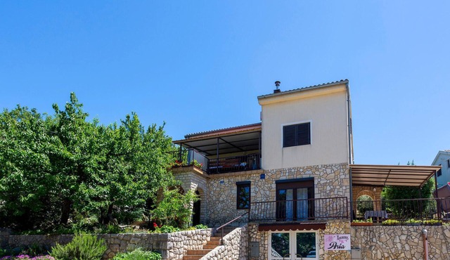 Stunning apartment in Njivice with WiFi