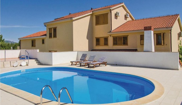 Stunning Apartment In Orebic With Sauna, Wifi And Outdoor Swimming Pool