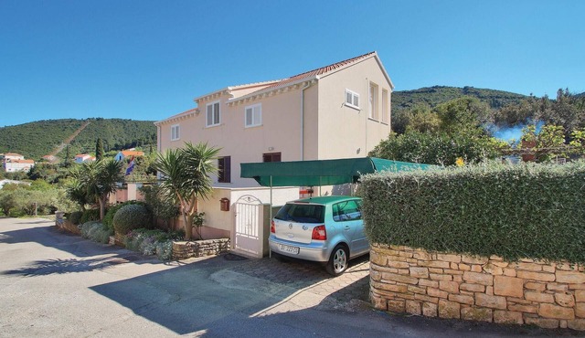 Stunning apartment in Racisce with WiFi