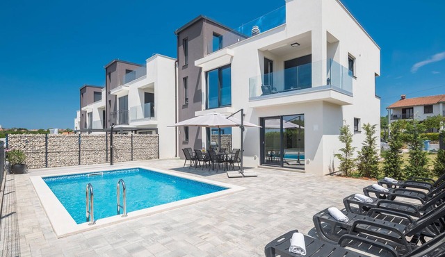 Stunning apartment in Radmani