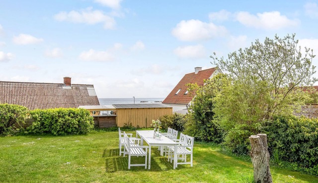 Stunning apartment in Svaneke with WiFi