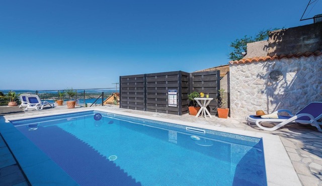 Stunning apartment in Sibenik with sauna