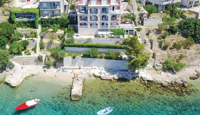 Stunning apartment in Stanici with WiFi