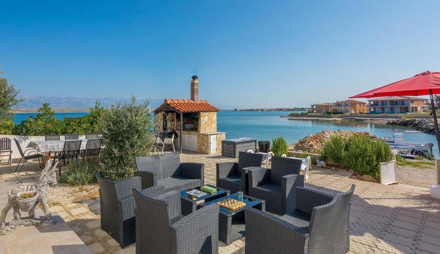 Stunning apartment in Vir with house sea view