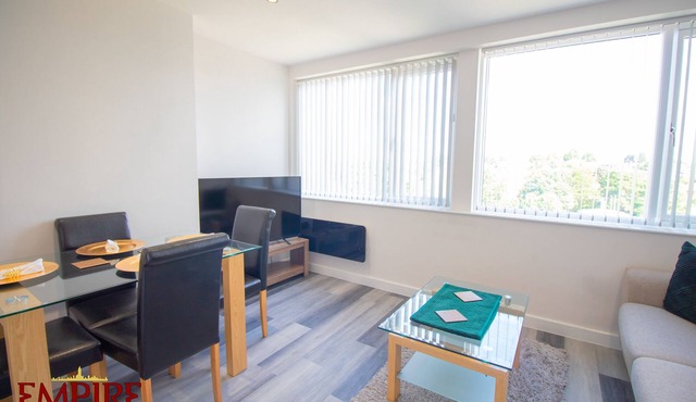 Stunning Apartment on Coventry Road!