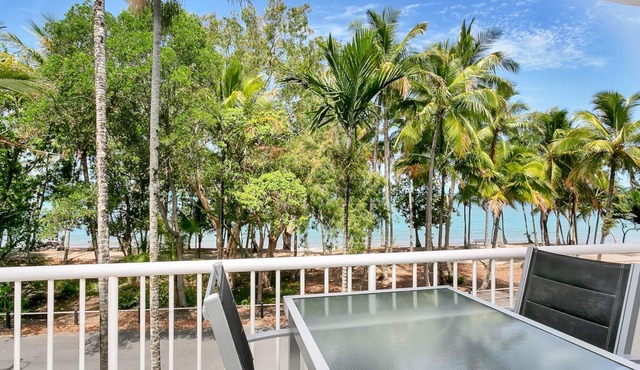 Stunning Apartment Right In Front Of The Beach!