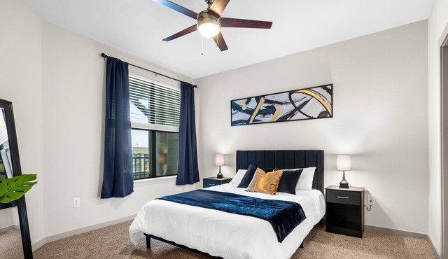 Stunning Apt near Airport |King Bed, Free Parking