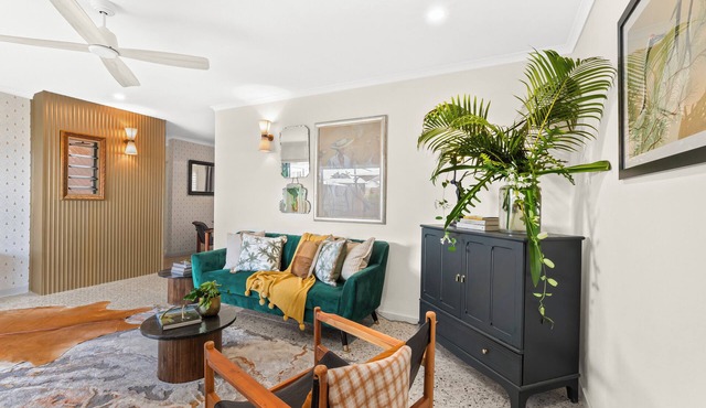 Stunning Art Deco Apartment Inner City Mackay Close to Airport and Hospital