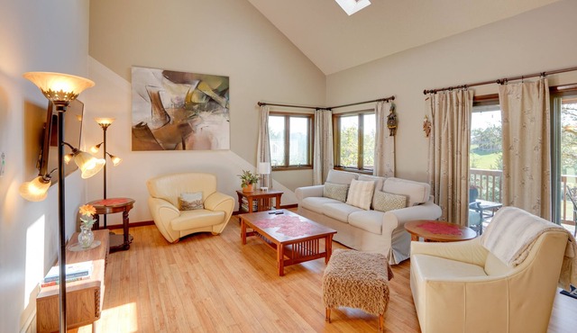 Stunning Athens Retreat on Sleepy Hollow Lake!