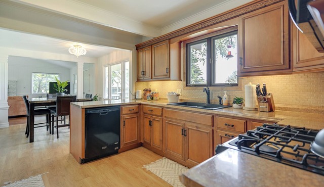 Stunning Au Gres Retreat w/Grill < 1 Mi to Marina