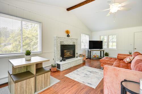 Stunning Au Gres Retreat with Grill Less Than 1 Mi to Marina