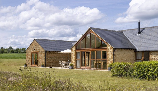 Stunning barn conversion - Hook Norton Barn