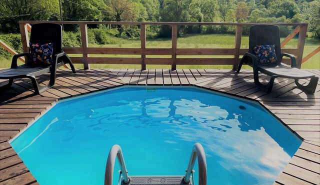 Stunning Barn Conversion with PRIVATE POOL!