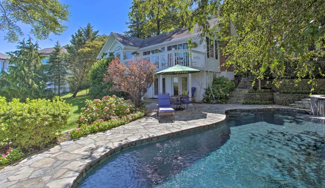 Stunning Bayfront Sandy Hook Retreat: Views & Yard