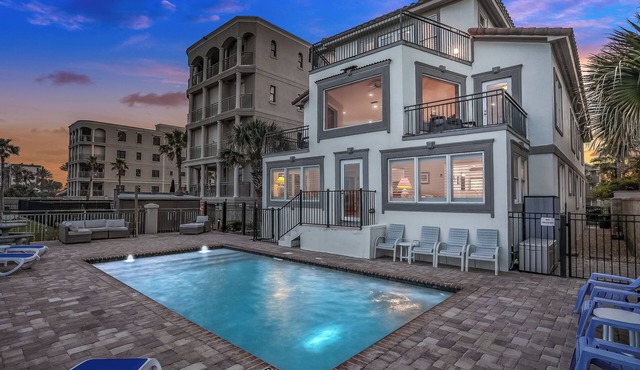 Stunning beauty Beach House – Where City Convenience Meets Beachside Relaxation!