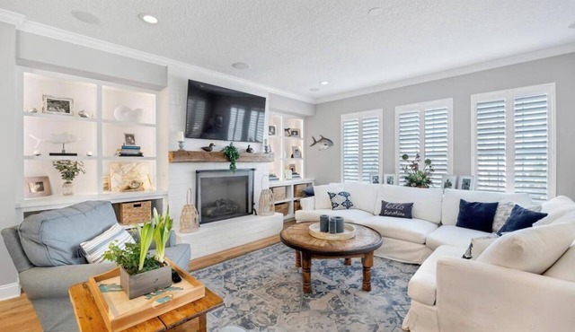 Stunning Beach Getaway - Steps to Ocean!