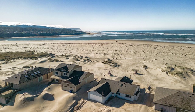 Stunning Beach House! Pet Friendly!