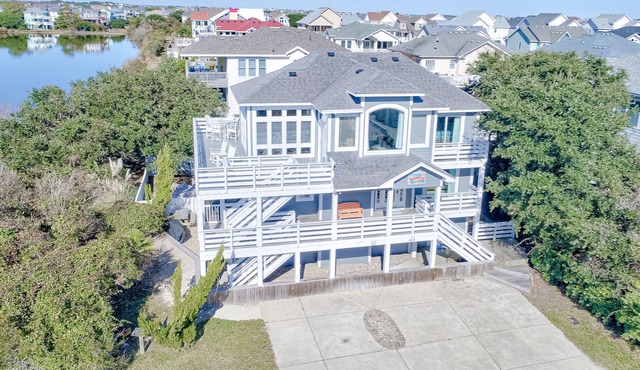 Stunning Beach House with Private Pool/Hot Tub, Pool Table & Deck - Free WiFi