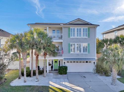 Stunning Beach Getaway - Steps to Ocean