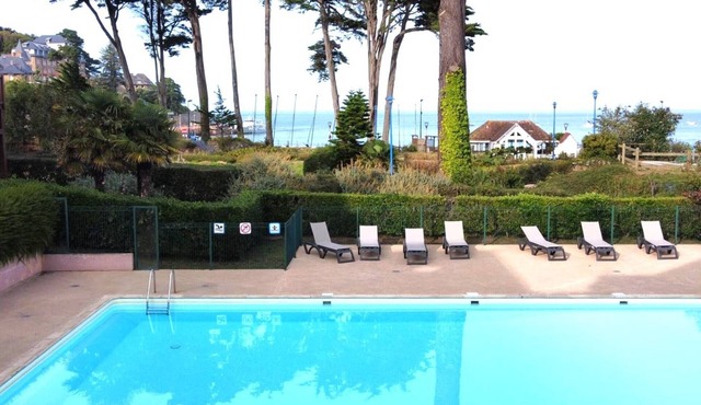 Stunning Beachfront Apartment with Pool, WiFi, and Balcony in Perros-Guirec