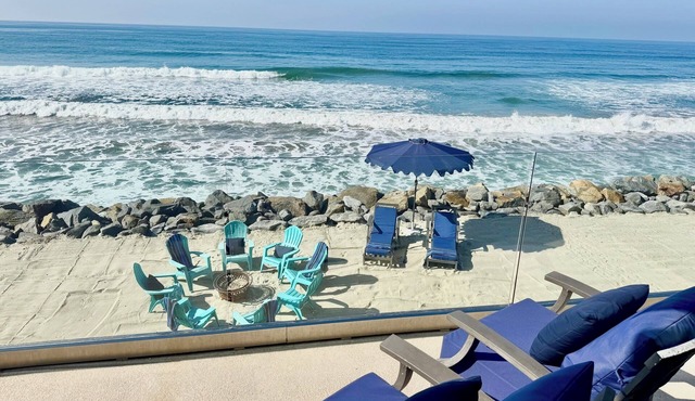 Stunning Beachfront Views, Beachfront House, Fire Ring in Sand, Walk to Dining