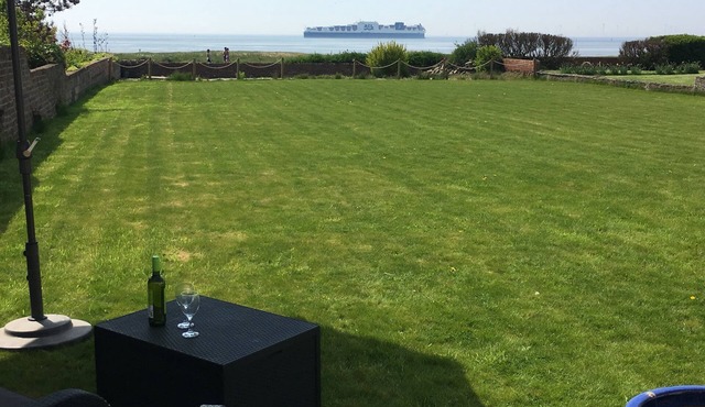 Stunning beachfront property - sea views every room & access to expansive beach