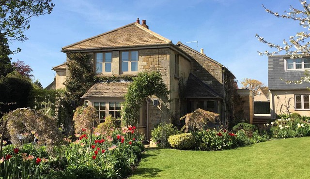 Stunning BIG COTSWOLD COTTAGE + Annexe sleeps 16