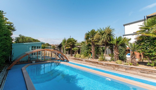 Stunning Botany Bay Beach House - Heated Pool - May - August