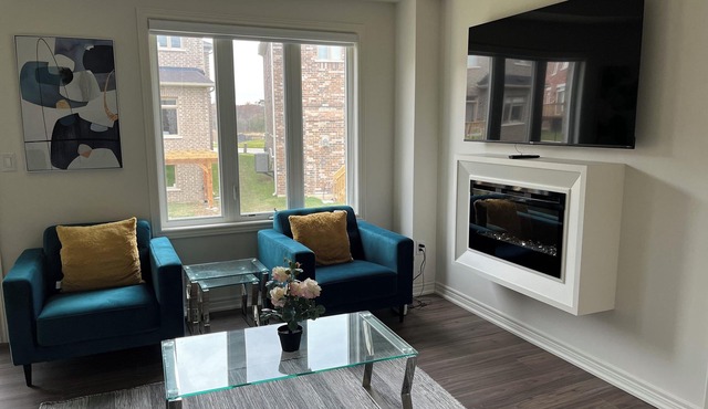Stunning, BRAND NEW 4BDR Home in Waterdown