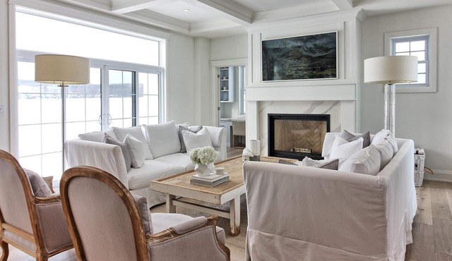Stunning, bright Georgian coastal home outside of Thornbury, Pool and Hot Tub!