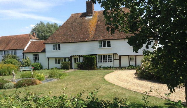 Stunning C15th Hall House, private heated pool set in large gardens, sleeps 10