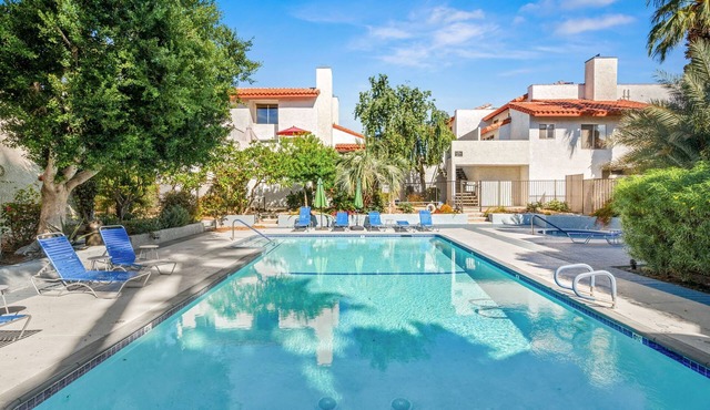 Stunning Caballeros Estates Condo-mountain views-pools/hot tubs/walk to downtown
