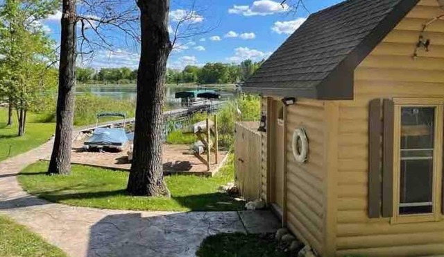 Stunning Cabin on Crooked Lake, MN