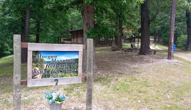 Stunning Cabin. On a Mountain Ridge! Perfect vacation getaway for all ages!