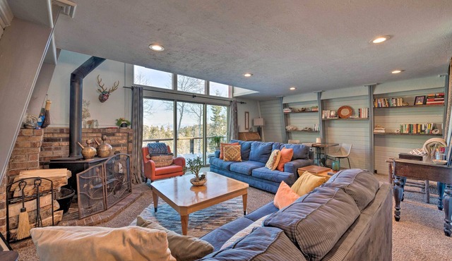 Stunning Cabin Retreat < 16 Mi to Park City!