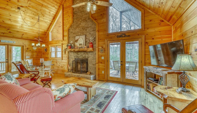 Stunning cabin w/private hot tub, game room, & expansive deck - great view