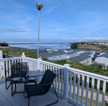 STUNNING CARAVAN with PANORAMIC VIEWS WEYMOUTH LITTLESEA HAVEN