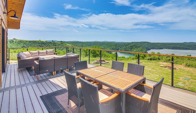 Stunning Celina Home w/Hot Tub, Views & Fire Pit!