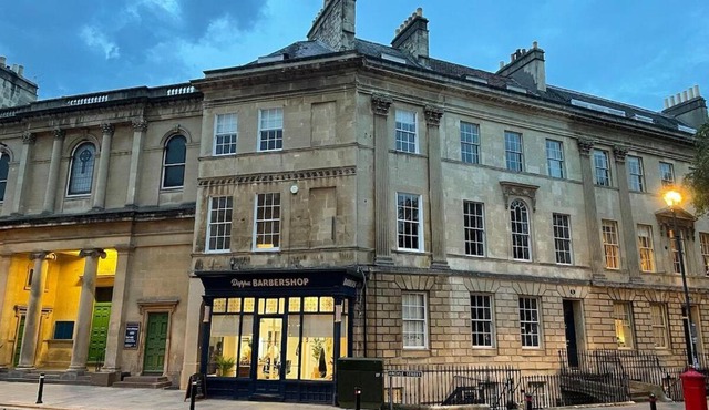 Stunning Central Bath Townhouse off Pulteney Bridge