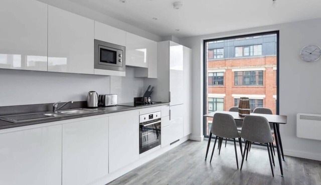 Stunning Central Birmingham 2 Bedroom Apartment