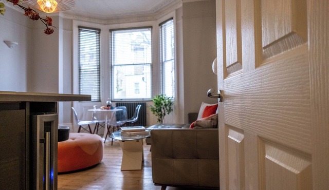 Stunning Central Brighton Garden Apartment