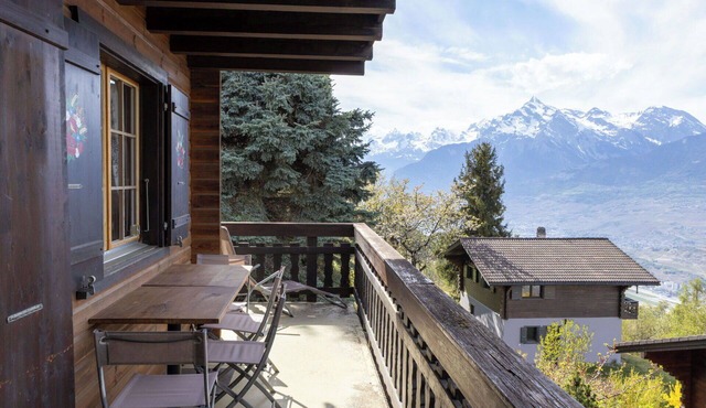Stunning private villa for 7 people with balcony and pets allowed