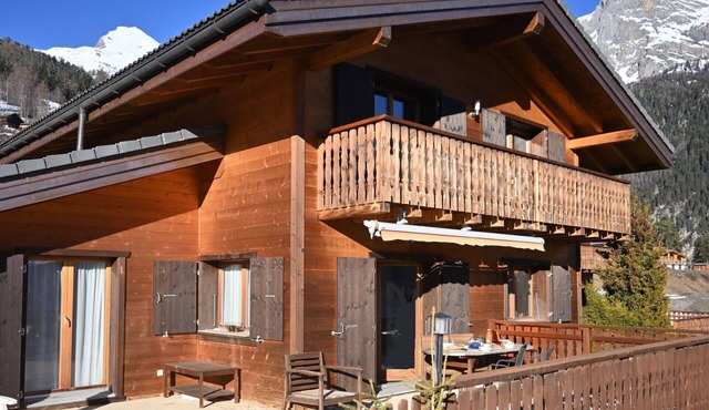 Stunning private villa for 8 guests with WIFI, TV, terrace and pets allowed