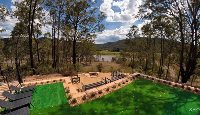 Stunning 'Chapel' in the bush with pool, pet friendly