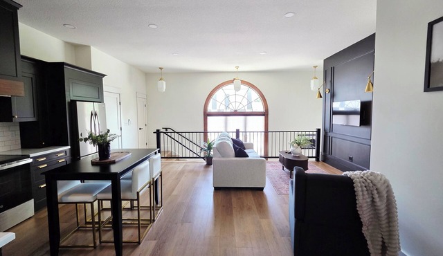 Stunning Church Apartment in downtown Bluffton. Only 25 min to Lima or Findlay.